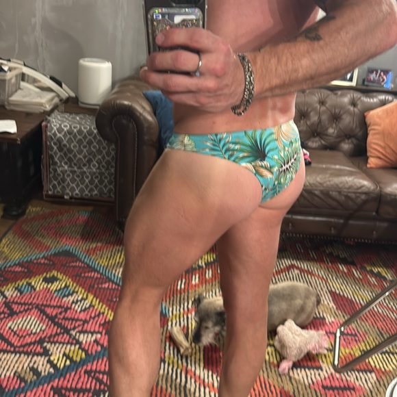 New condition micro high cut men’s speedo - Picture 2 of 7